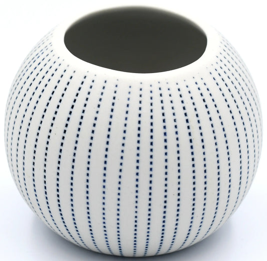 Pettra Medium Vase/White